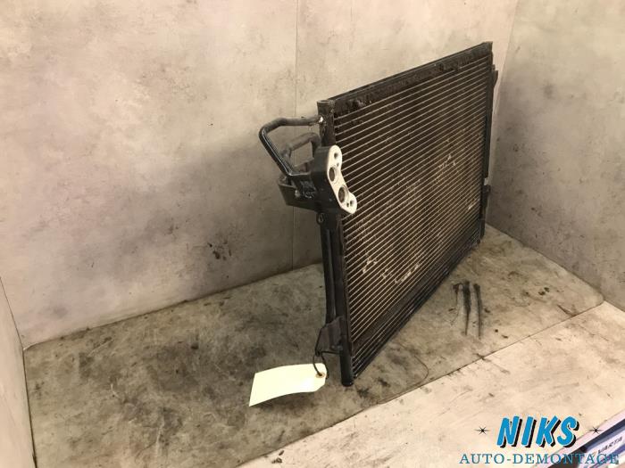 Air conditioning radiator from a Volkswagen Touran (1T1/T2) 1.6 FSI 16V 2004