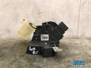 Used Front door lock mechanism 4-door, right Ford Mondeo IV Wagon 2.0 TDCi 115 16V Price on request offered by Niks autodemontage