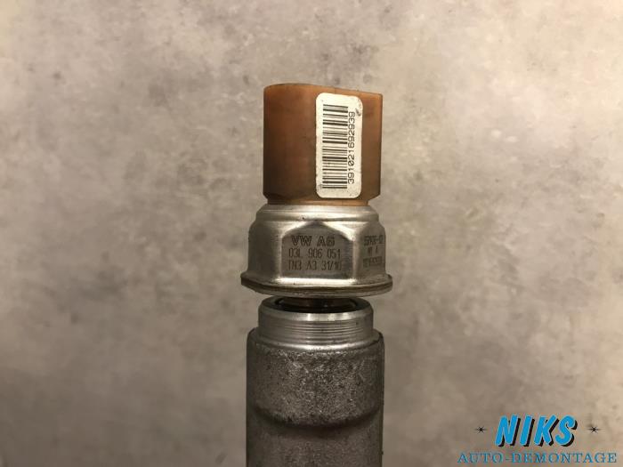 Fuel injector nozzle from a Volkswagen Polo V (6R) 1.2 TDI 12V BlueMotion 2011