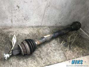 Used Front drive shaft, right Volkswagen Fox (5Z) 1.2 Price on request offered by Niks autodemontage