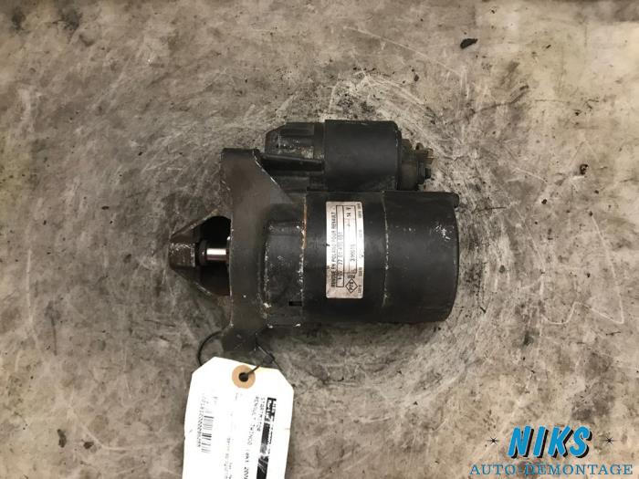 Starter from a Renault Twingo II (CN) 1.2 2008