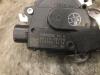 Front wiper motor from a Toyota Yaris III (P13) 1.33 16V Dual VVT-I 2012