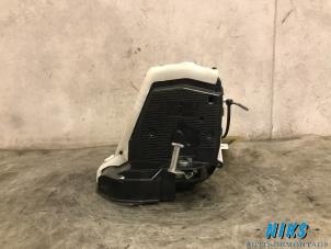 Used Rear door mechanism 4-door, right Toyota Yaris III (P13) 1.33 16V Dual VVT-I Price on request offered by Niks autodemontage