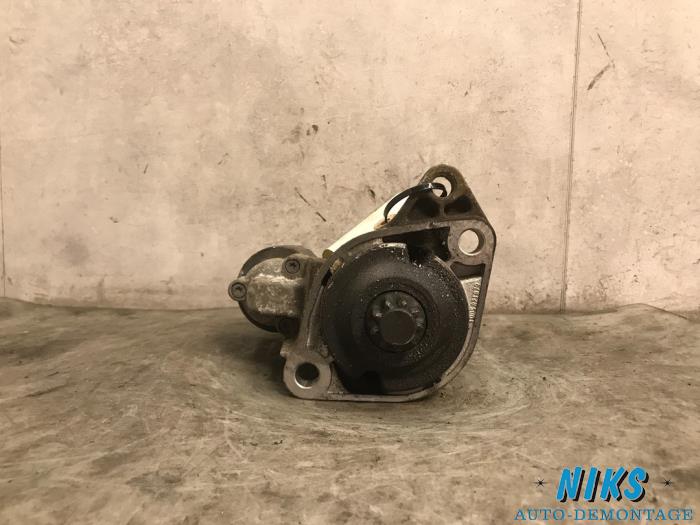 Starter from a Seat Leon (1M1) 1.6 16V 2001