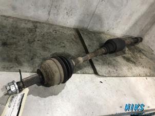 Used Front drive shaft, right Opel Vivaro Price on request offered by Niks autodemontage