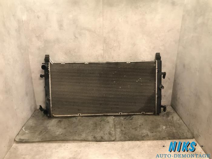 Used Radiator Volkswagen Transporter T4 2.5 TDI Price on request offered by Niks autodemontage