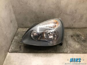 Used Headlight, left Renault Clio II (BB/CB) 1.2 16V Price on request offered by Niks autodemontage