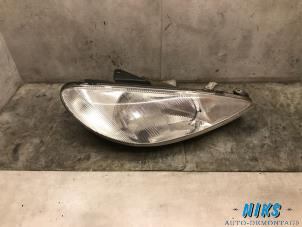 Used Headlight, right Peugeot 206 (2A/C/H/J/S) 1.4 XR,XS,XT,Gentry Price on request offered by Niks autodemontage