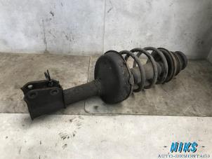 Used Front shock absorber rod, left Renault Clio II (BB/CB) 1.2 Price on request offered by Niks autodemontage
