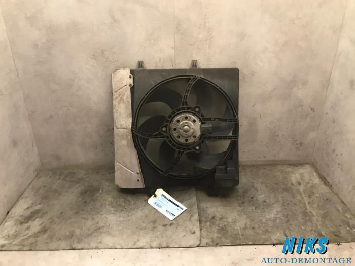 Cooling fans from a Citroën C3 (FC/FL/FT) 1.4 2006