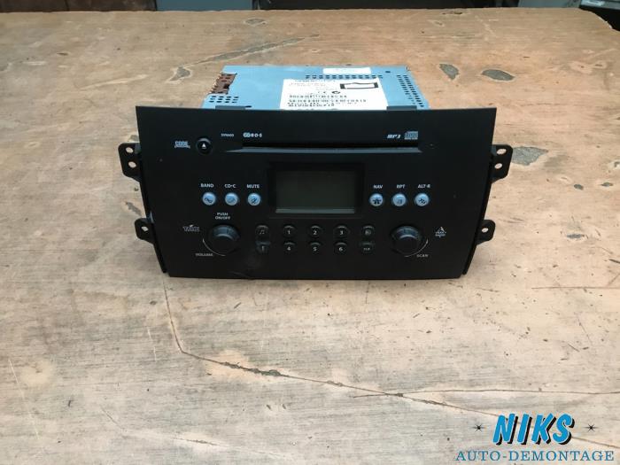 Używane Radio Suzuki SX4 (EY/GY) 1.6 16V VVT Comfort,Exclusive Autom. Cena na żądanie oferowane przez Niks autodemontage