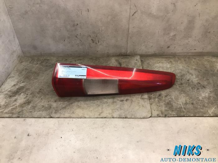 Taillight, left from a Volvo V70 (GW/LW/LZ) 2.4 20V 140 1999