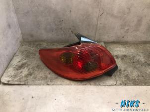 Used Taillight, left Peugeot 206 (2A/C/H/J/S) 1.4 16V Price on request offered by Niks autodemontage