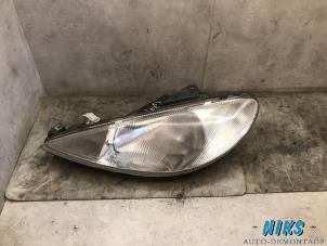 Used Headlight, left Peugeot 206 (2A/C/H/J/S) 1.4 XR,XS,XT,Gentry Price on request offered by Niks autodemontage