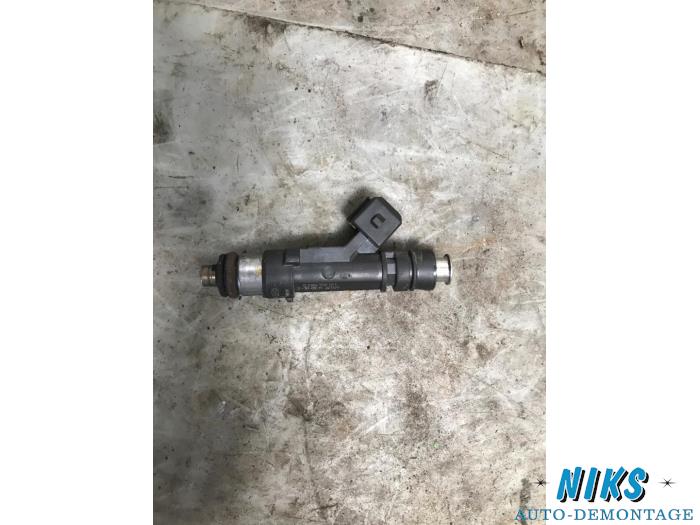Injector (petrol injection) from a Opel Astra J Sports Tourer (PD8/PE8/PF8) 1.4 16V ecoFLEX 2011