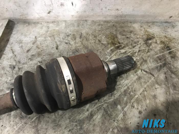 Front drive shaft, left from a Hyundai i10 (B5) 1.2 16V 2014