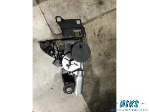 Used Rear wiper motor BMW 3 serie Touring (E91) 320i 16V Price on request offered by Niks autodemontage