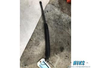 Used Rear wiper arm Volkswagen Golf VI Variant (AJ5/1KA) 1.6 TDI 16V 105 Price on request offered by Niks autodemontage