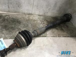 Used Front drive shaft, right Volkswagen Golf VI Variant (AJ5/1KA) 1.6 TDI 16V 105 Price on request offered by Niks autodemontage
