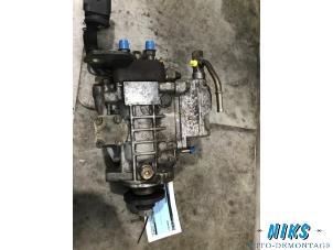 Used Mechanical fuel pump Volkswagen Caddy II (9K9A) 1.9 TDI Price on request offered by Niks autodemontage