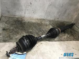 Used Front drive shaft, right Volvo V70 (SW) 2.4 T 20V Price on request offered by Niks autodemontage