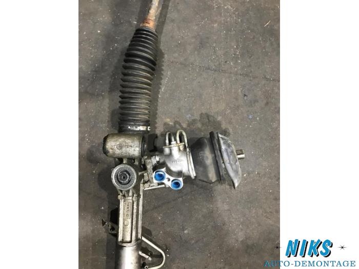 Power steering box from a Opel Astra H SW (L35) 1.9 CDTi 120 2006