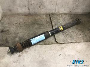 Used Rear shock absorber, left Renault Clio II (BB/CB) 1.6 16V Price on request offered by Niks autodemontage