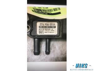 Used Front shock absorber rod, right BMW 3 serie Touring (E46/3) 318i 16V Price on request offered by Niks autodemontage