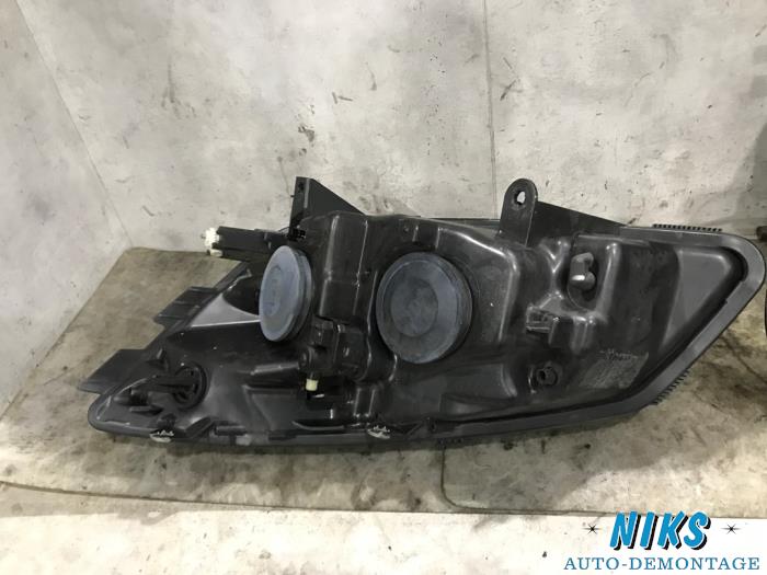 Faro derecha de un Renault Scénic II (JM) 1.6 16V 2004