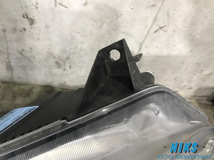 Faro derecha de un Renault Scénic II (JM) 1.6 16V 2004