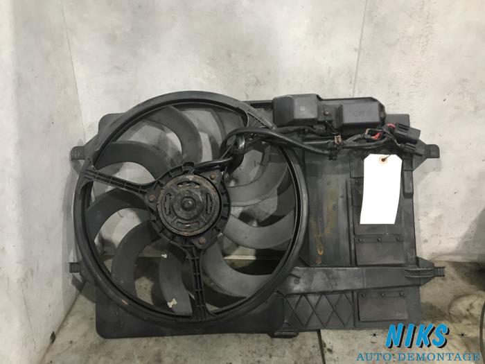 Używane Wentylator BMW Mini (R50/53) 1.6 16V Cooper Cena na żądanie oferowane przez Niks autodemontage