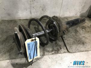 Used Front shock absorber rod, right BMW 3 serie (E46/4) 320i 24V Price on request offered by Niks autodemontage