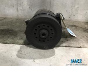 Usados Bomba de aire acondicionado Opel Corsa D 1.4 16V Twinport Precio de solicitud ofrecido por Niks autodemontage