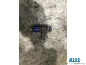 Used Injector (petrol injection) Volkswagen Polo IV (9N1/2/3) 1.4 16V 75 Price on request offered by Niks autodemontage