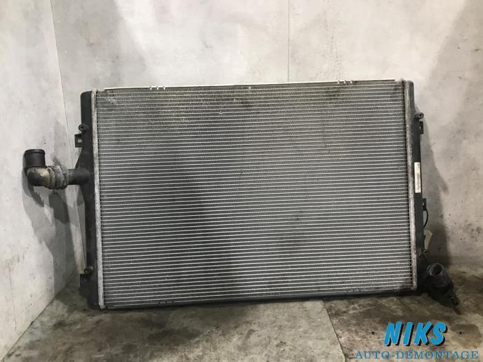 Usagé Radiateur Volkswagen Caddy III (2KA,2KH,2CA,2CH) 1.6 TDI 16V Prix sur demande proposé par Niks autodemontage