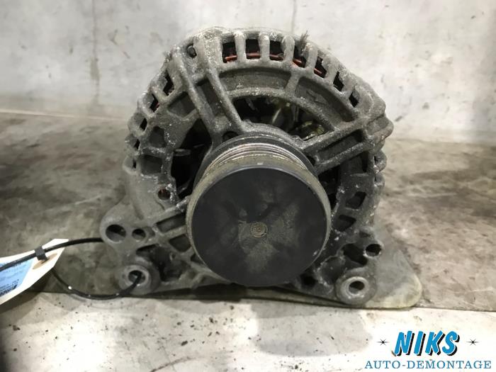Begagnade Dynamo Volkswagen Caddy III (2KA,2KH,2CA,2CH) 1.6 TDI 16V Pris på förfrågan erbjuds av Niks autodemontage
