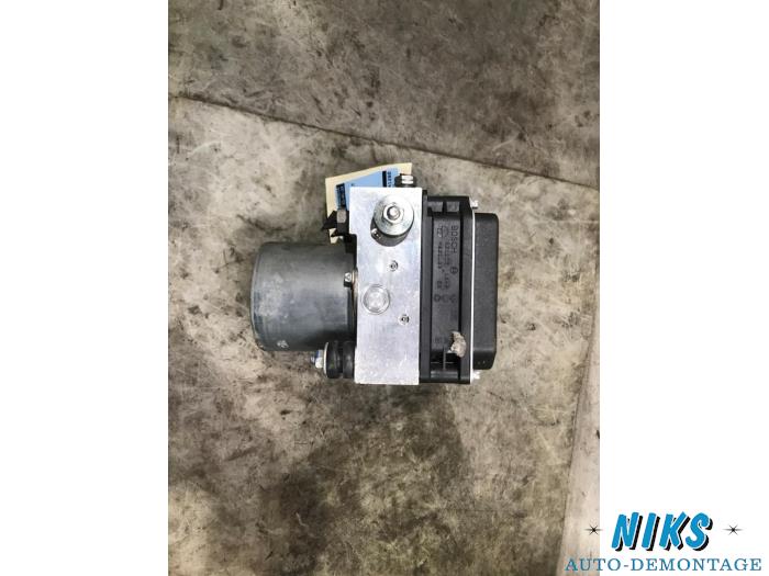 ABS pump from a Peugeot 308 (4A/C) 1.6 VTI 16V 2008