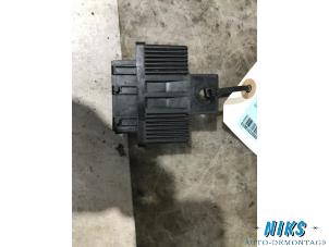 Used Fuel pump relay Peugeot 308 (4A/C) 1.6 VTI 16V Price on request offered by Niks autodemontage