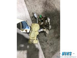 Used Door lock mechanism 4-door, front left Toyota Yaris (P1) 1.3 16V VVT-i Price on request offered by Niks autodemontage