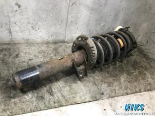 Used Front shock absorber rod, right Volkswagen Caddy III (2KA,2KH,2CA,2CH) 1.6 Price on request offered by Niks autodemontage