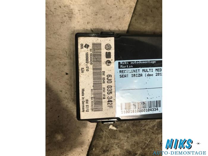 Unité de contrôle Multimedia d'un Seat Ibiza IV (6J5) 1.4 16V 2012