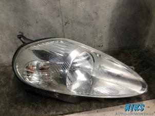 Used Headlight, right Fiat Punto III (199) 1.4 Price on request offered by Niks autodemontage