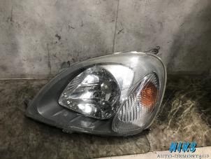 Used Headlight, left Toyota Yaris (P1) 1.0 16V VVT-i Price on request offered by Niks autodemontage