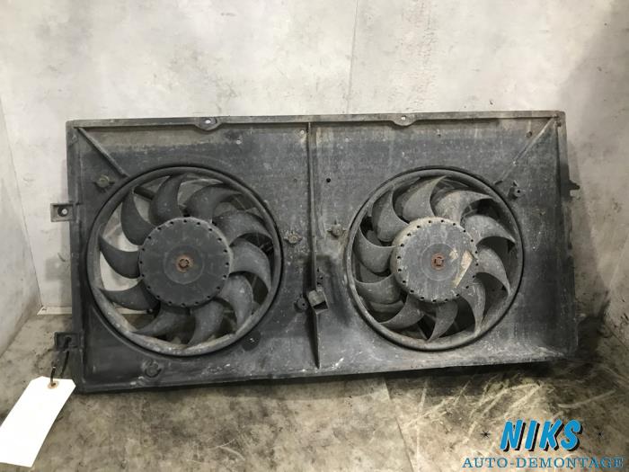 Cooling fans from a Volkswagen Transporter T4 1.9 D 1996