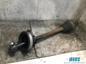 Used Front drive shaft, left Renault Clio II (BB/CB) 1.4 16V Price on request offered by Niks autodemontage
