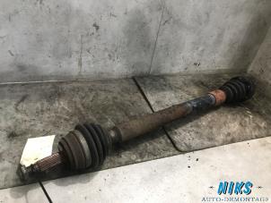 Usagé Arbre de transmission avant droit Volkswagen Caddy II (9K9A) 1.9 SDI Prix sur demande proposé par Niks autodemontage