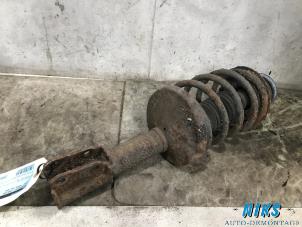 Used Front shock absorber rod, left Renault Twingo (C06) 1.2 Price on request offered by Niks autodemontage