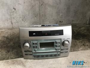 Usados Reproductor de CD y radio Toyota Corolla Verso (R10/11) 1.8 16V VVT-i Precio de solicitud ofrecido por Niks autodemontage