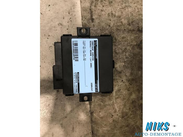 Usagé Ordinateur toit escamotable Renault Megane II CC (EM) 2.0 16V Prix sur demande proposé par Niks autodemontage