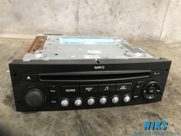 Używane Radio Peugeot 207/207+ (WA/WC/WM) 1.6 16V VTi Cena na żądanie oferowane przez Niks autodemontage